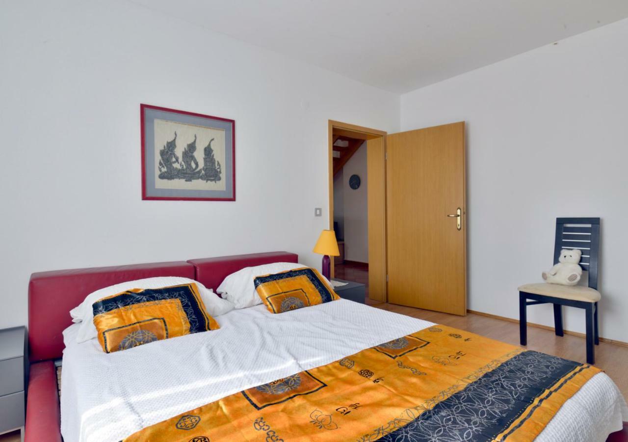 App Cerneka Apartment Umag Bagian luar foto